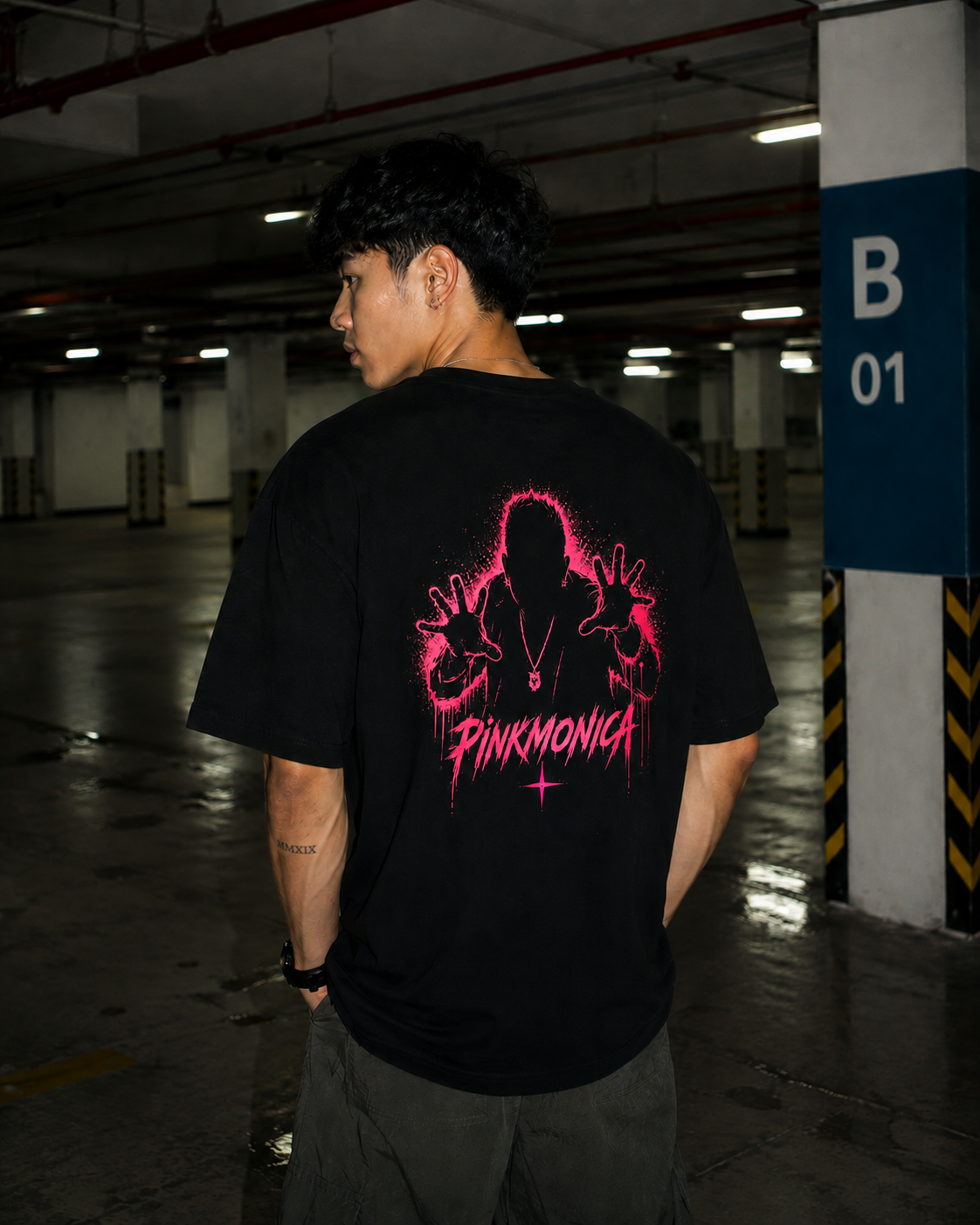 OVERSIZED P!NK SIGNATURE TEE (BLACK)